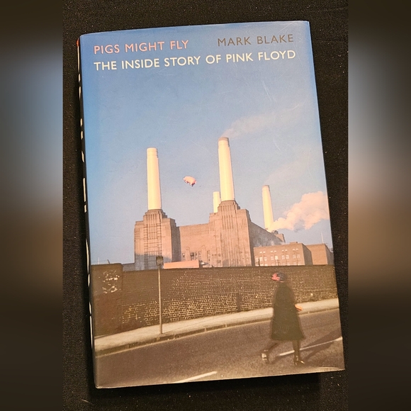 ❤️Free Add On❤️ Pink Floyd Pigs Might Fly book - Picture 1 of 3